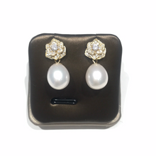 Load image into Gallery viewer, Sterling Silver Golden Rose Finest Freshwater Pearl Earrings
