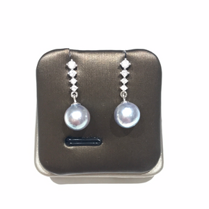 Elegant Earrings with Akoya Sea Pearl Grey