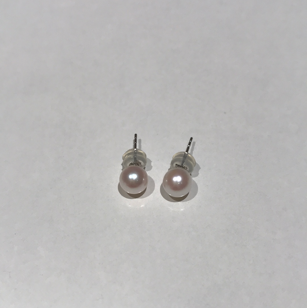 18K Golds 4-5MM Akoya Sea Pearl Studs