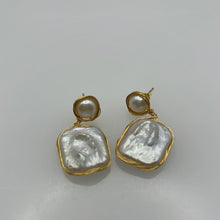 Load image into Gallery viewer, Baroque Freshwater Pearl Earrings
