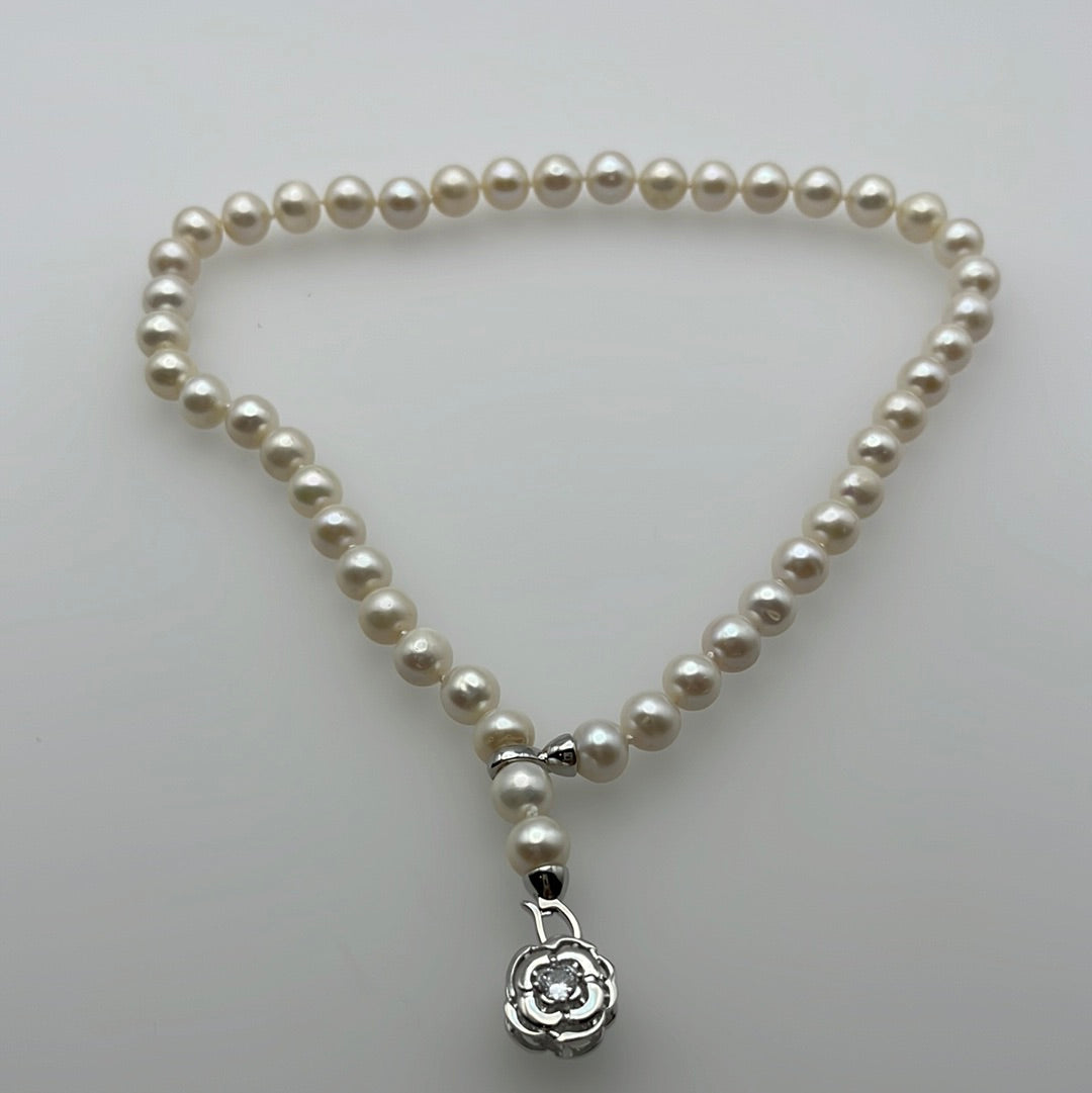 Gemma Pearl Necklace | Pearl necklace outfit, Fashion necklace, Necklace  outfit