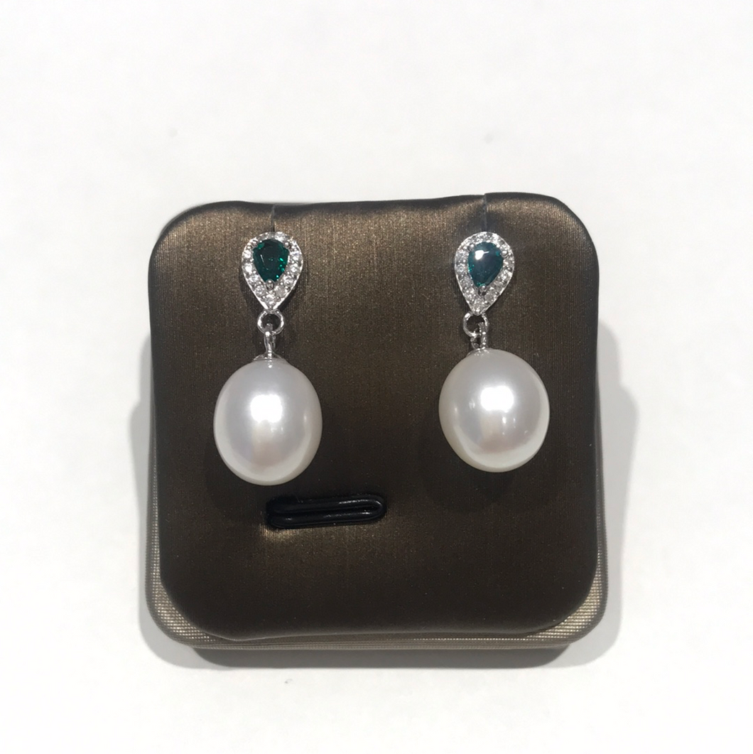 Green Stone Finest Tear Drop Pearl Earrings