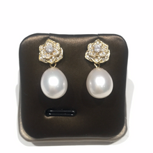 Load image into Gallery viewer, Sterling Silver Golden Rose Finest Freshwater Pearl Earrings
